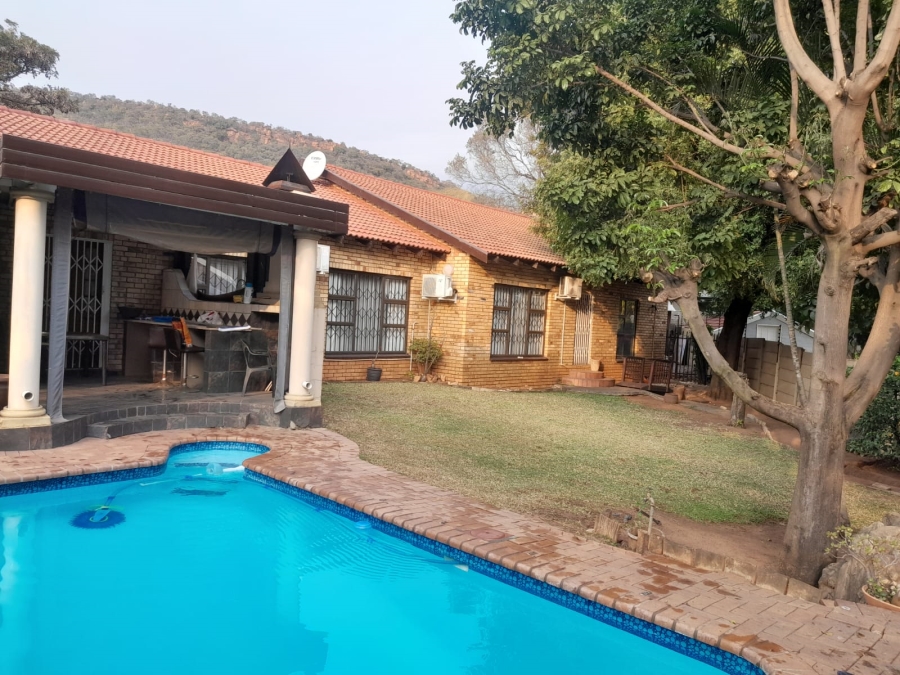 4 Bedroom Property for Sale in Safari Gardens North West